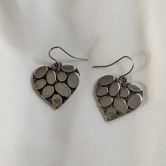 Vintage Jewelry - VTG Silver Oval Textured Heart Earrings
